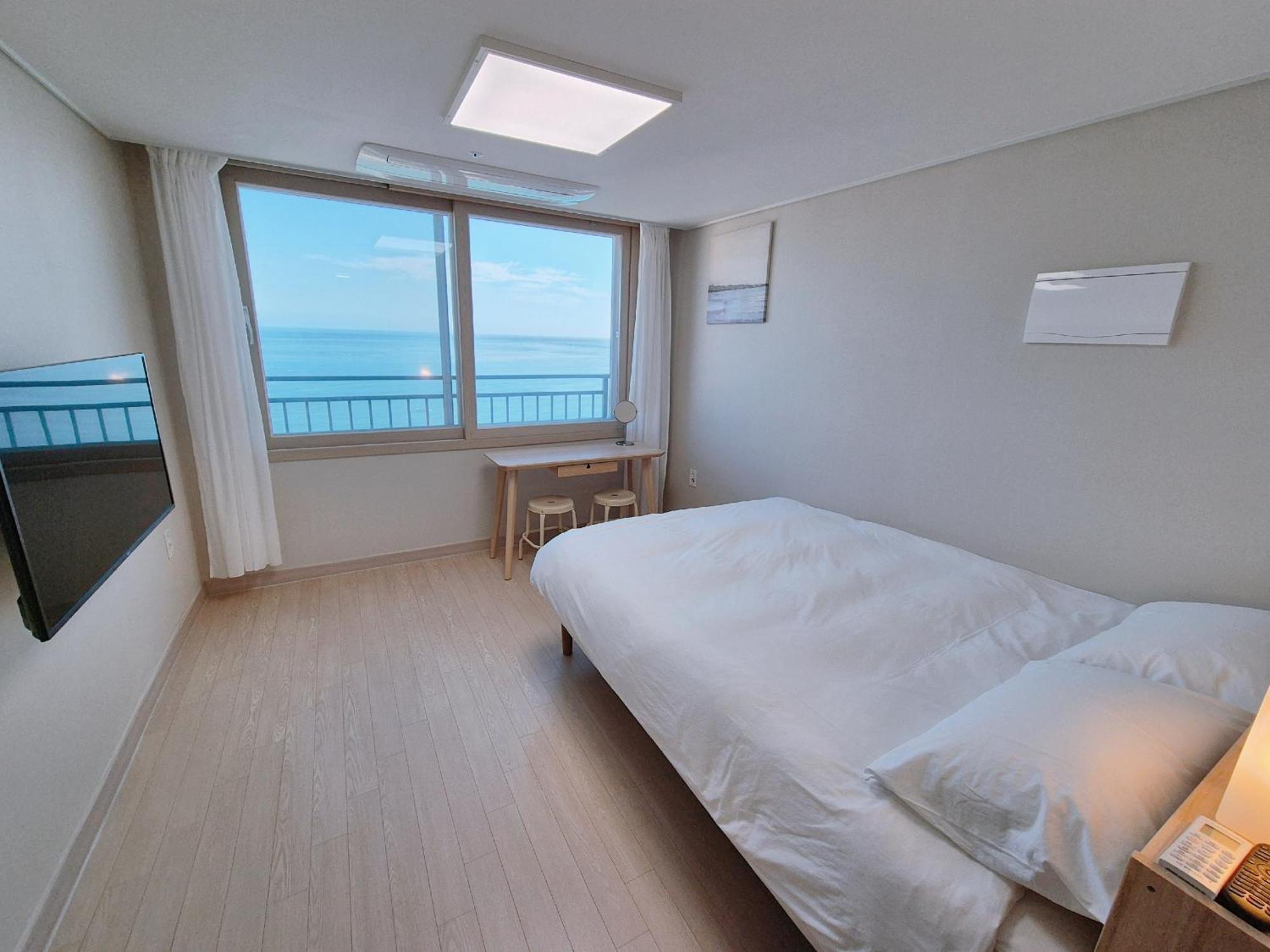 The First Ocean Songjeong Hotel Busan Exterior photo
