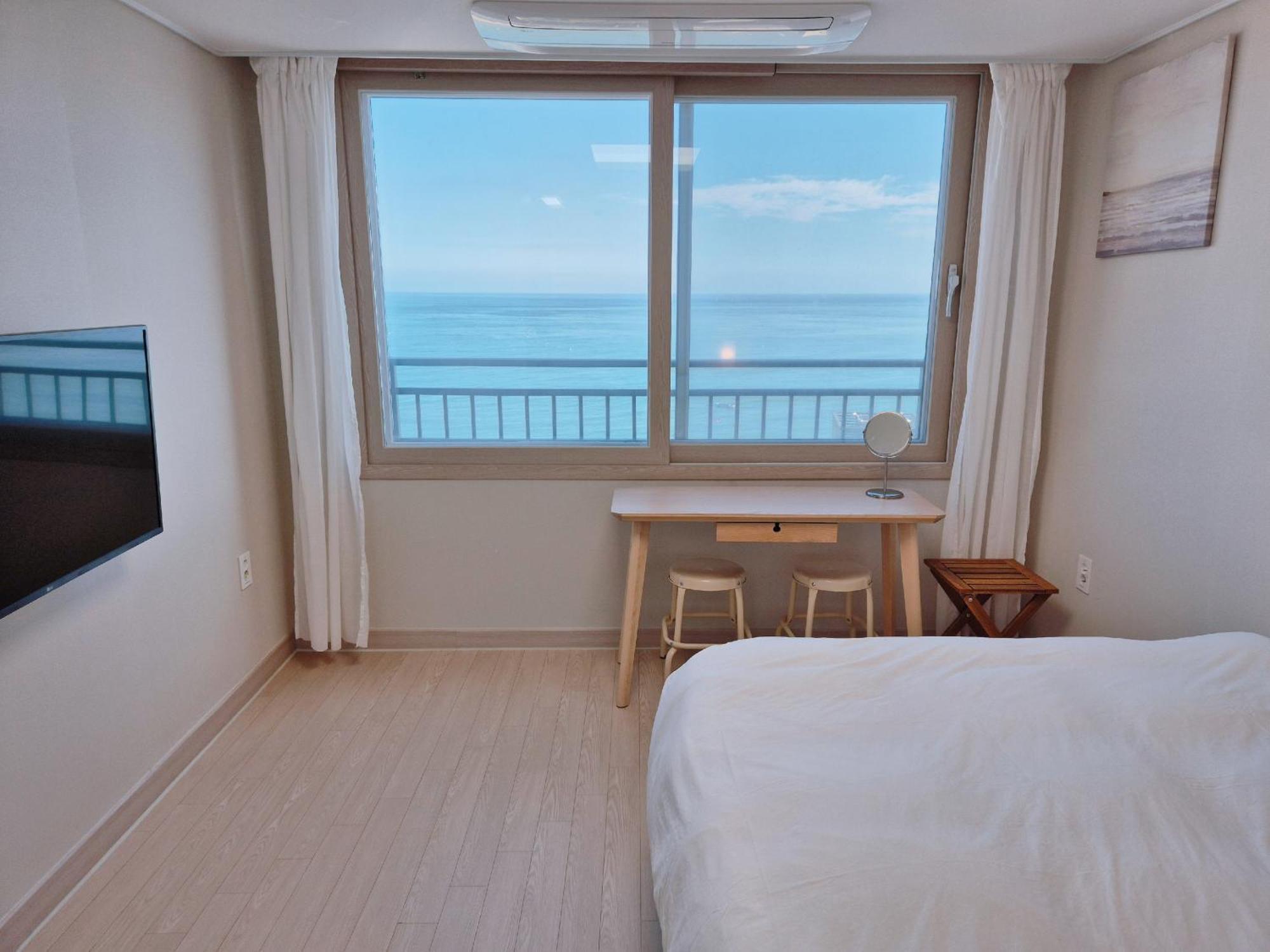 The First Ocean Songjeong Hotel Busan Exterior photo