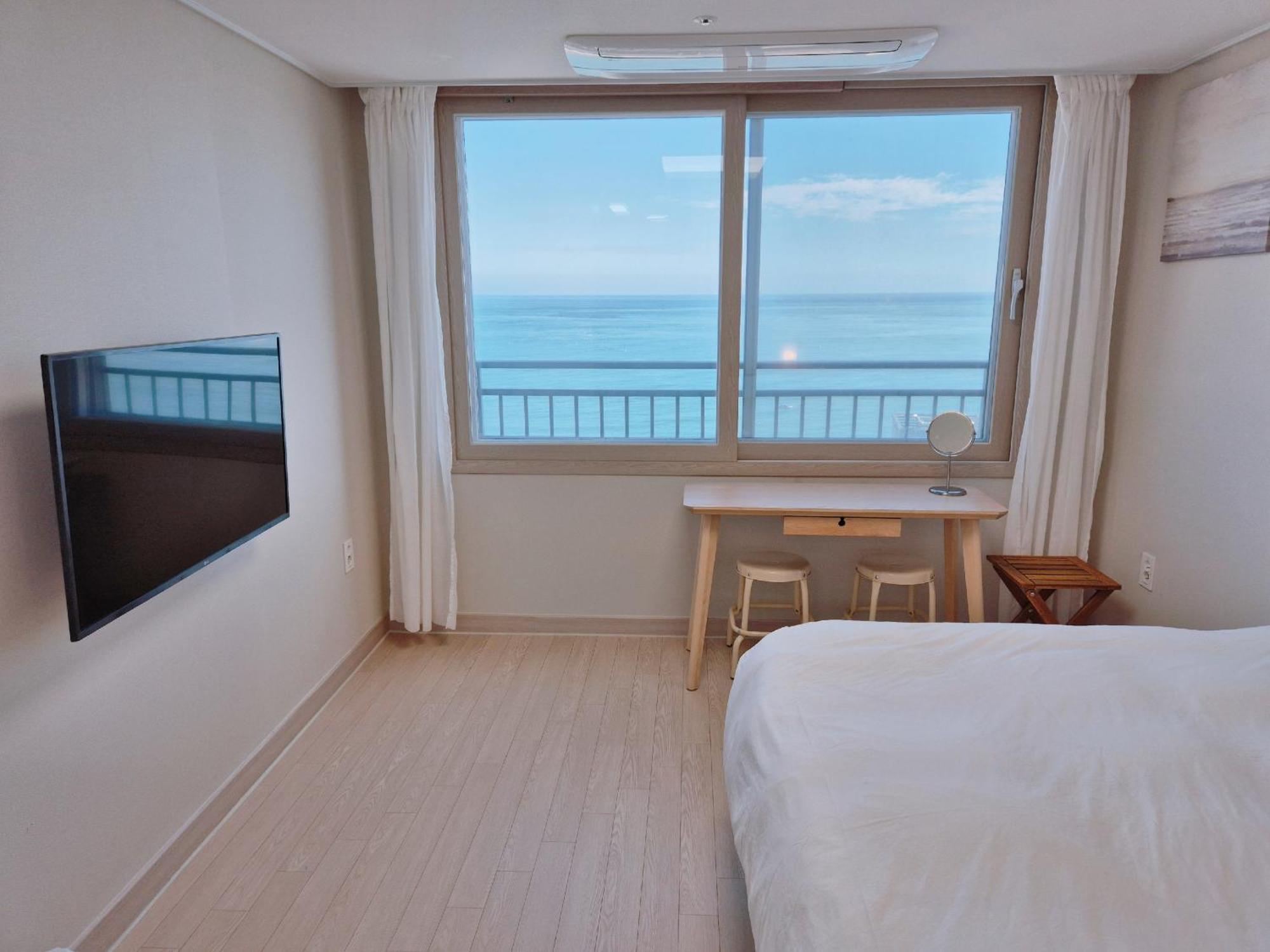 The First Ocean Songjeong Hotel Busan Exterior photo